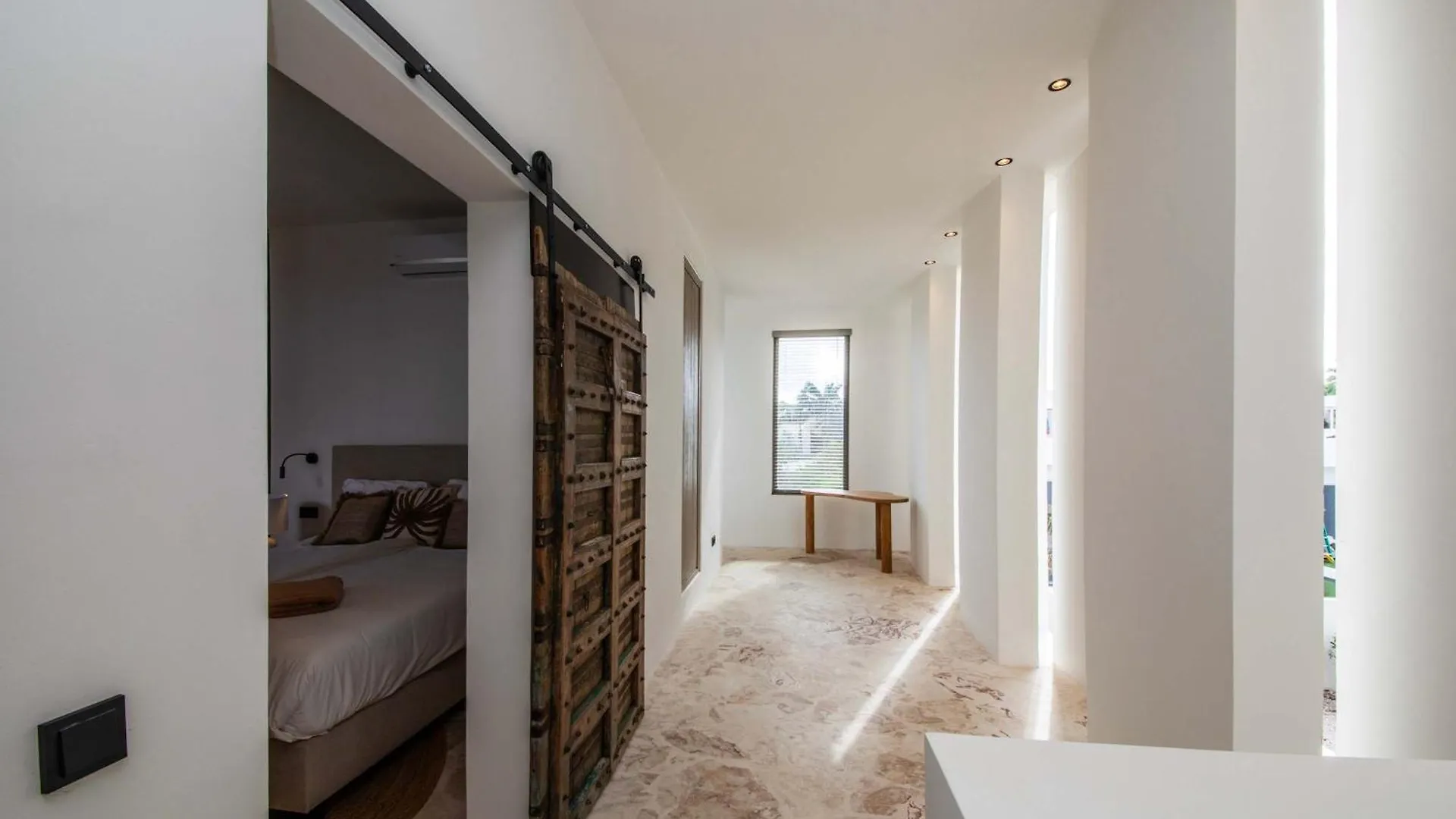 Stylish 5 Bedroom Villa With Earthy Tones Jan Thiel