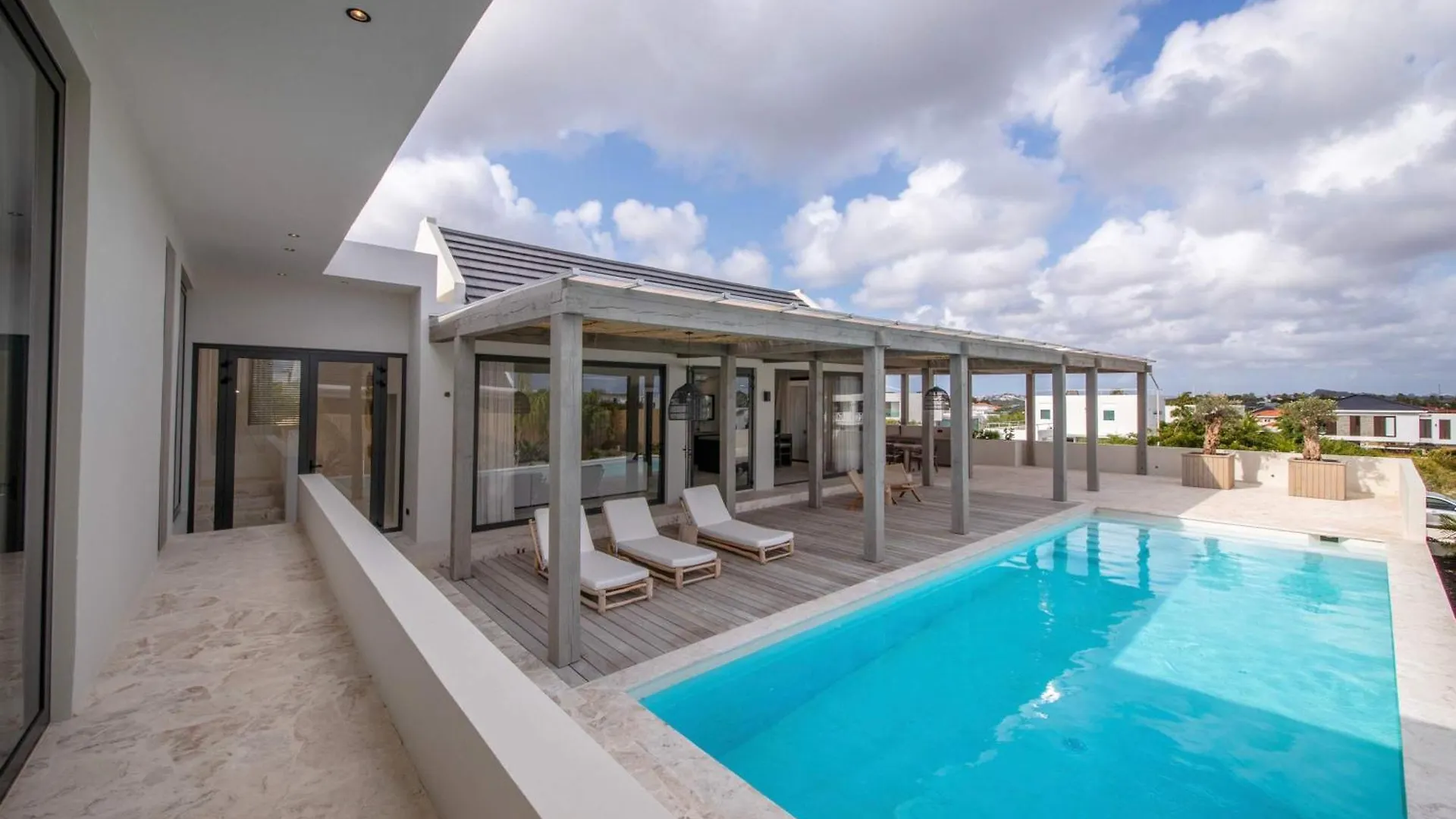 Stylish 5 Bedroom Villa With Earthy Tones Jan Thiel