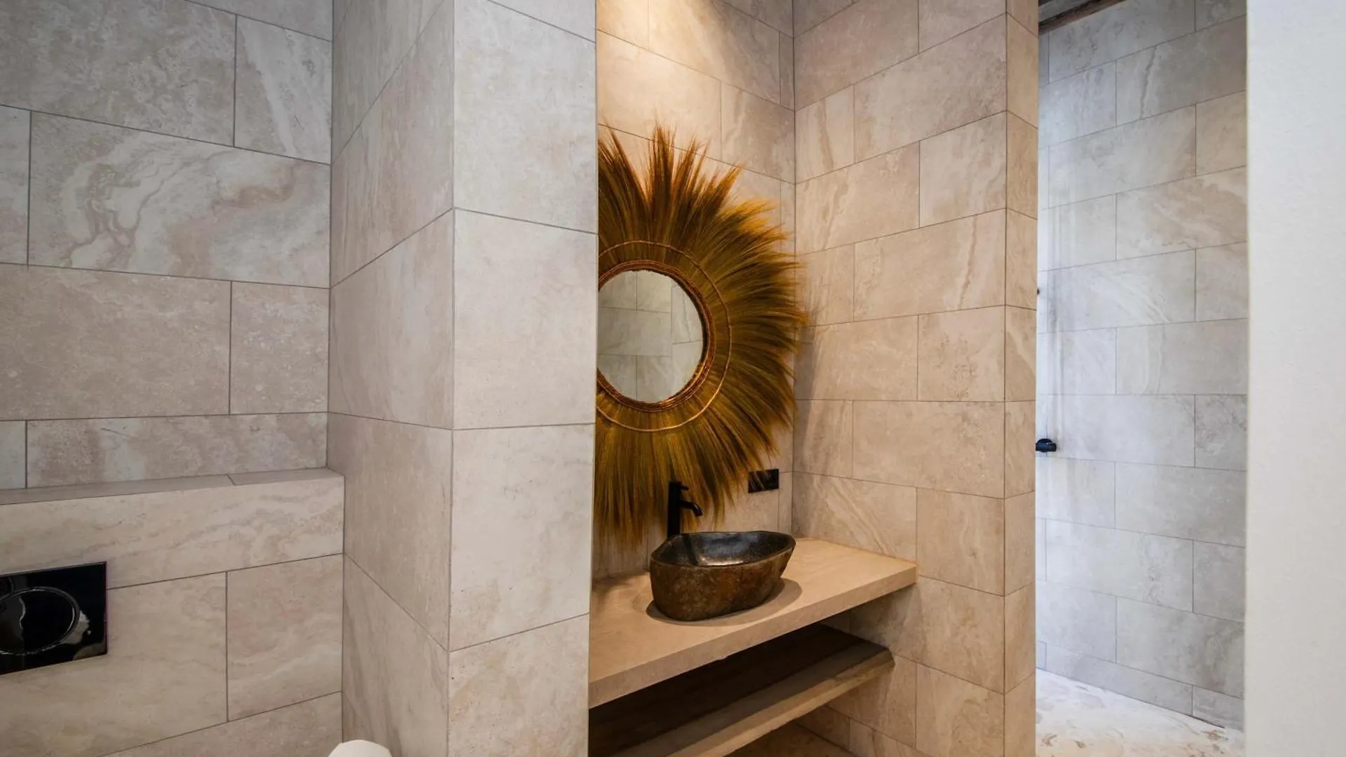 Stylish 5 Bedroom Villa With Earthy Tones Jan Thiel