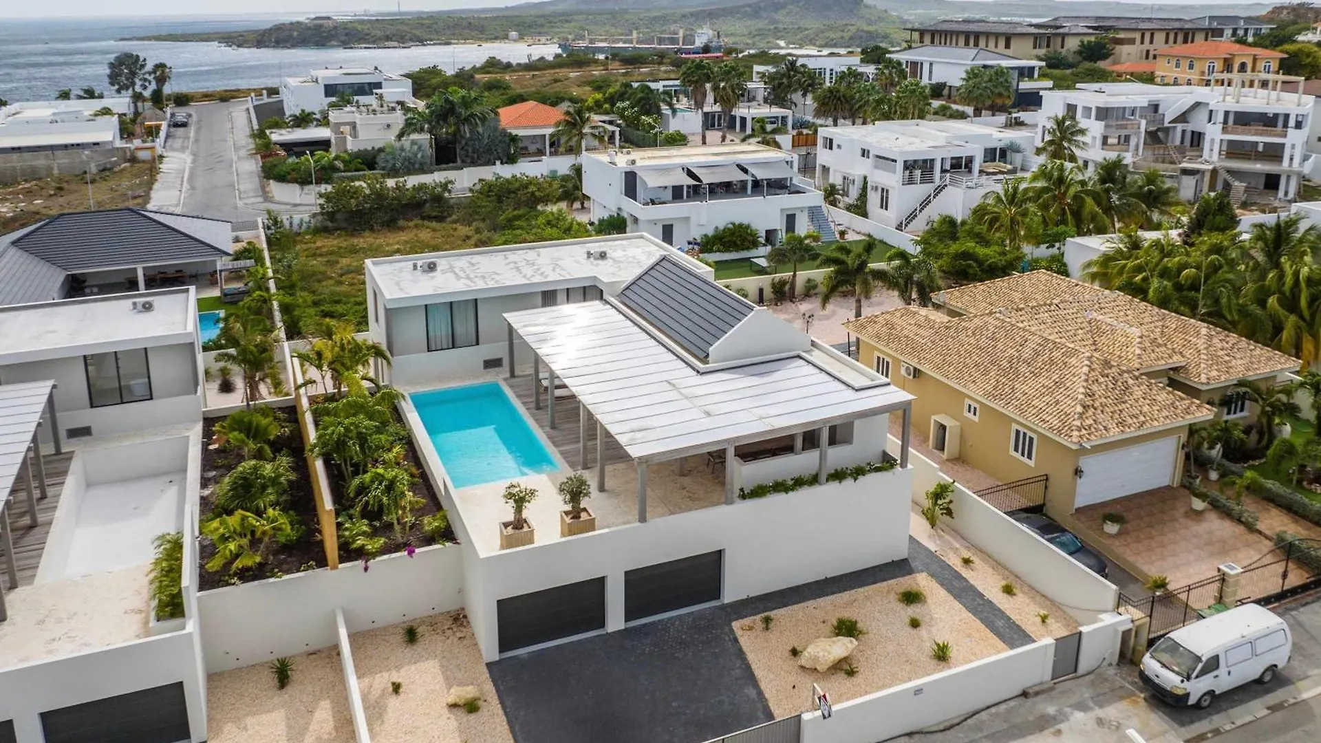 Stylish 5 Bedroom Villa With Earthy Tones Jan Thiel